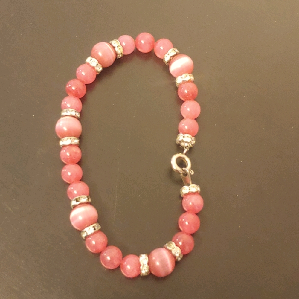 Glass bead bracelet